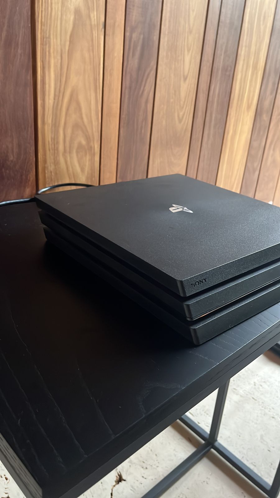 Playstation 4 Pro Usado - 1 TB com 4 controles Dualshock 4 Originais + TODOS OS JOGOS